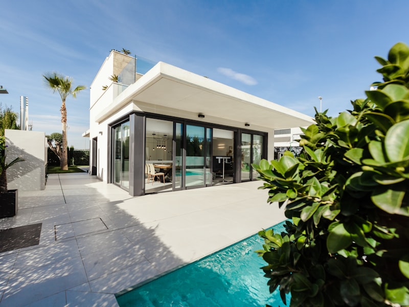 Modern house on a 10 Marla residential plot in Bahria Town, Lahore